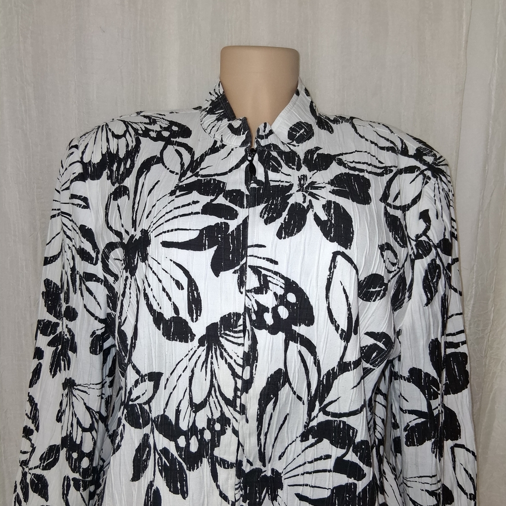 Alfred Dunner Black and White Floral Blazer Women Size 18 - Picture 5 of 16